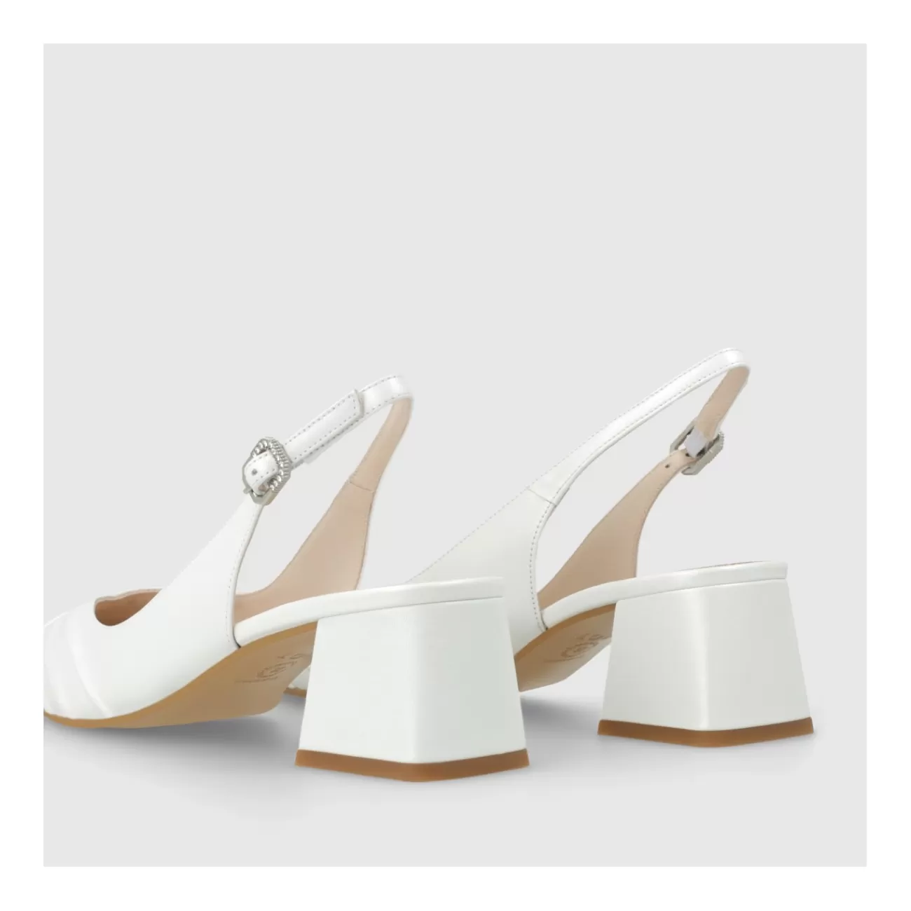 salones_de_novia_blancos_chambino_2.webp LODI SALONES DE NOVIA BLANCOS CHAMBI-NO