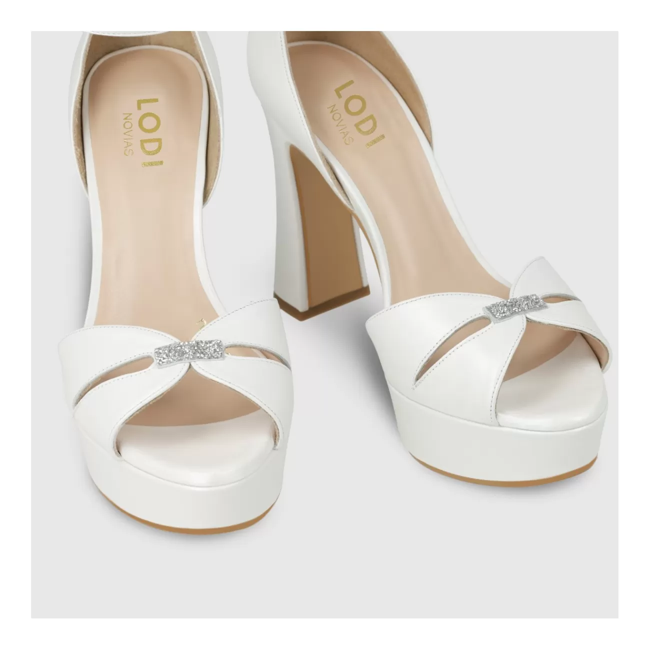 sandalias_de_novia_blancas_tamsino_4.webp LODI SANDALIAS DE NOVIA BLANCAS TAMSI-NO